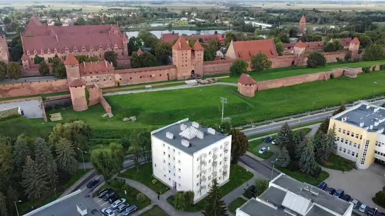 Apartament Okno Na Zamek Malbork Exteriör bild